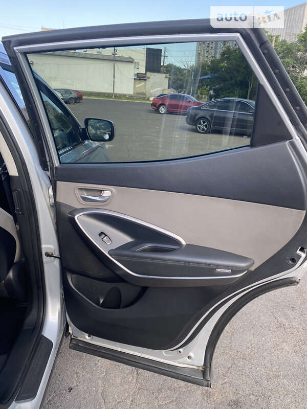 Позашляховик / Кросовер Hyundai Santa FE 2016 в Одесі