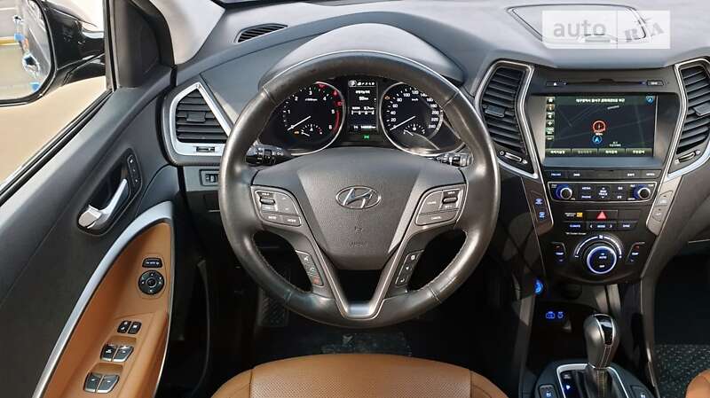 Позашляховик / Кросовер Hyundai Santa FE 2016 в Києві