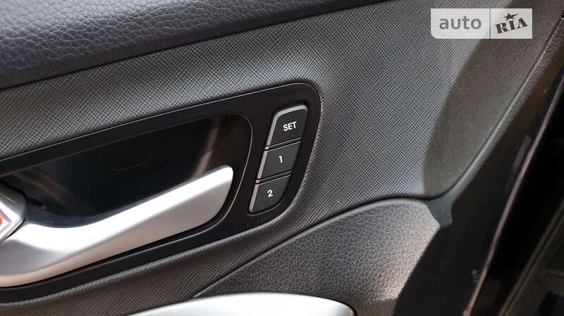 Позашляховик / Кросовер Hyundai Santa FE 2016 в Києві