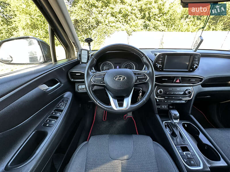 Внедорожник / Кроссовер Hyundai Santa FE 2019 в Ровно