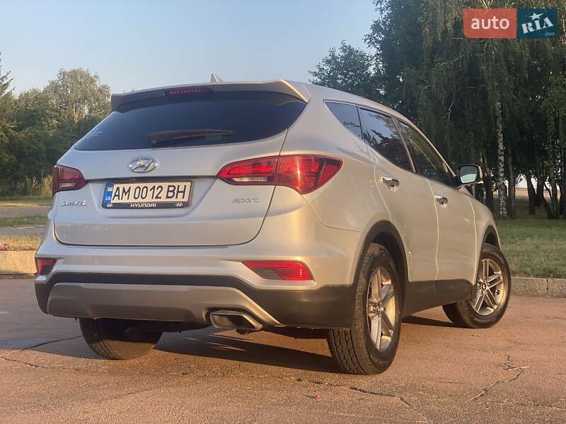 Позашляховик / Кросовер Hyundai Santa FE 2017 в Житомирі