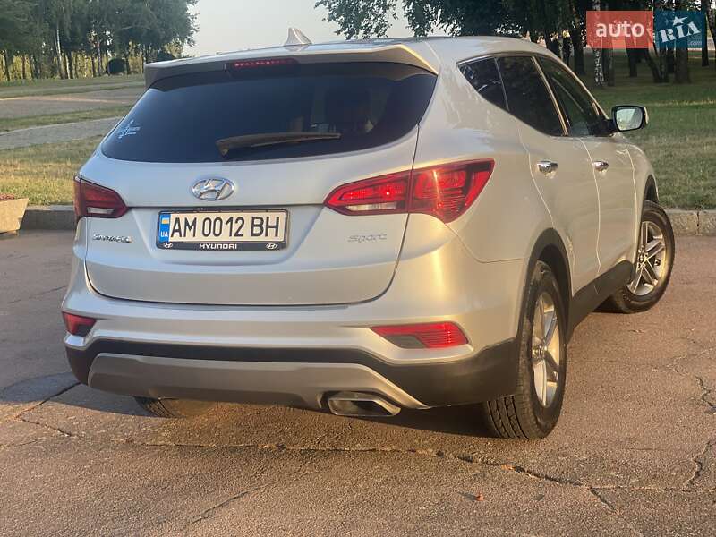 Позашляховик / Кросовер Hyundai Santa FE 2017 в Житомирі
