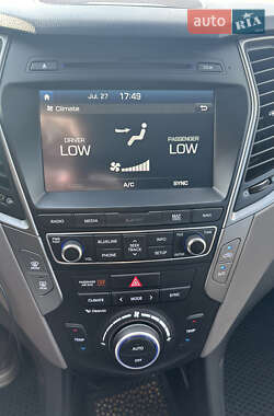 Внедорожник / Кроссовер Hyundai Santa FE 2016 в 