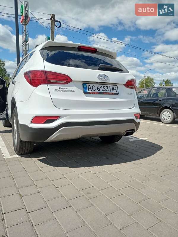 Внедорожник / Кроссовер Hyundai Santa FE 2016 в Луцке