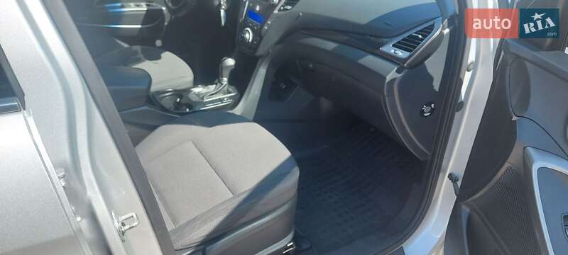 Внедорожник / Кроссовер Hyundai Santa FE 2012 в Вольногорске