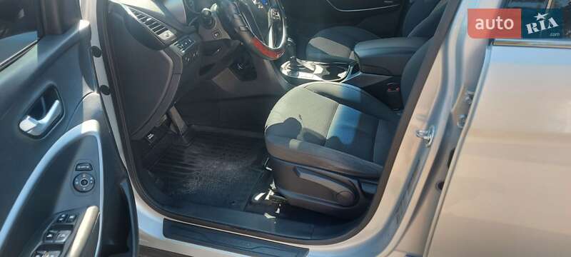 Внедорожник / Кроссовер Hyundai Santa FE 2012 в Вольногорске