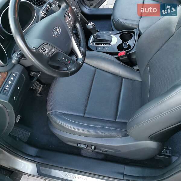 Внедорожник / Кроссовер Hyundai Santa FE 2017 в Киеве