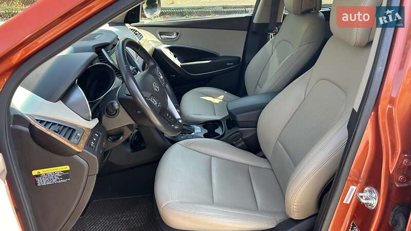 Внедорожник / Кроссовер Hyundai Santa FE 2014 в Хороле