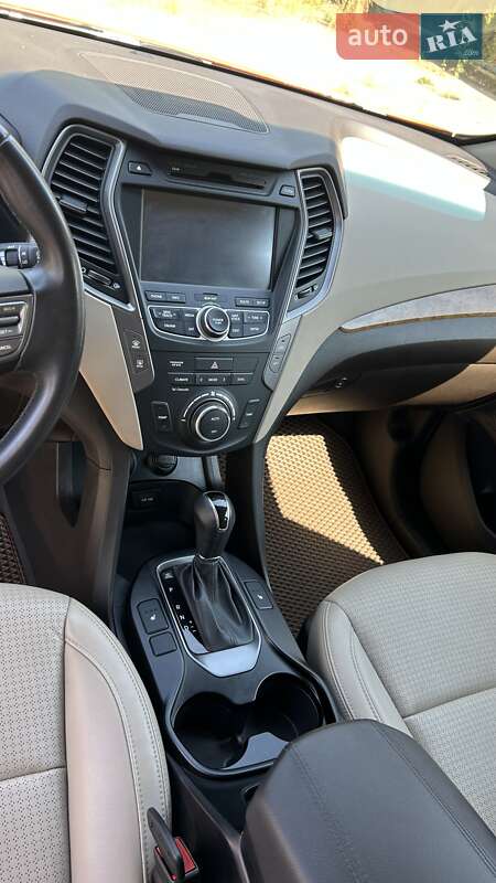 Внедорожник / Кроссовер Hyundai Santa FE 2014 в Хороле
