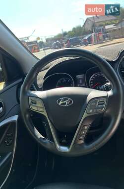 Внедорожник / Кроссовер Hyundai Santa FE 2013 в 