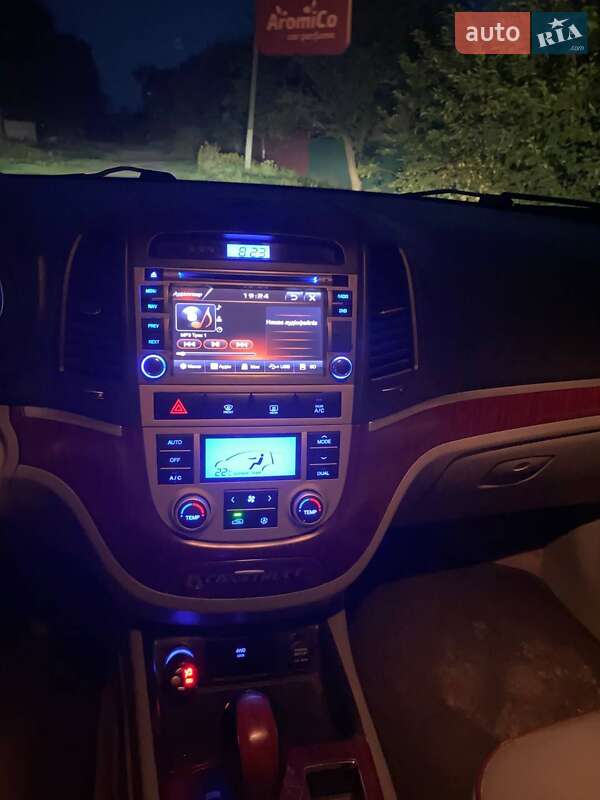 Позашляховик / Кросовер Hyundai Santa FE 2008 в Броварах