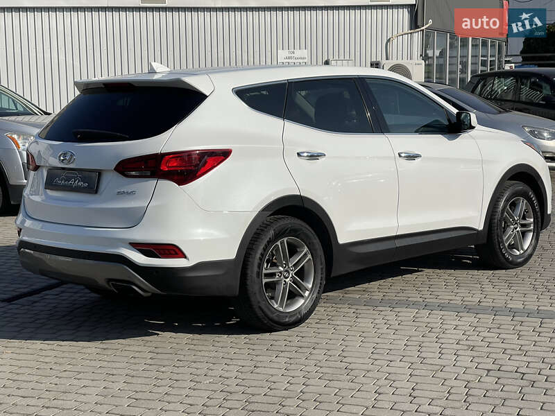 Внедорожник / Кроссовер Hyundai Santa FE 2017 в Мукачево