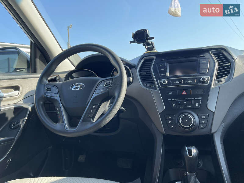 Внедорожник / Кроссовер Hyundai Santa FE 2017 в Мукачево