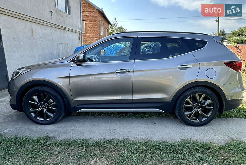 Позашляховик / Кросовер Hyundai Santa FE 2016 в Івано-Франківську