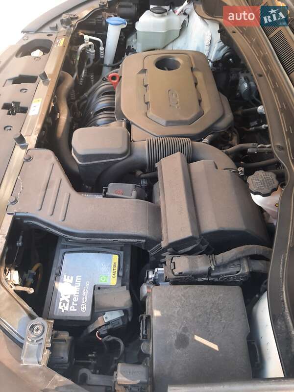 Позашляховик / Кросовер Hyundai Santa FE 2016 в Харкові