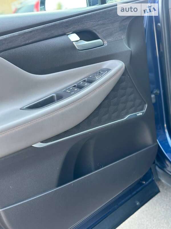 Внедорожник / Кроссовер Hyundai Santa FE 2020 в Тернополе