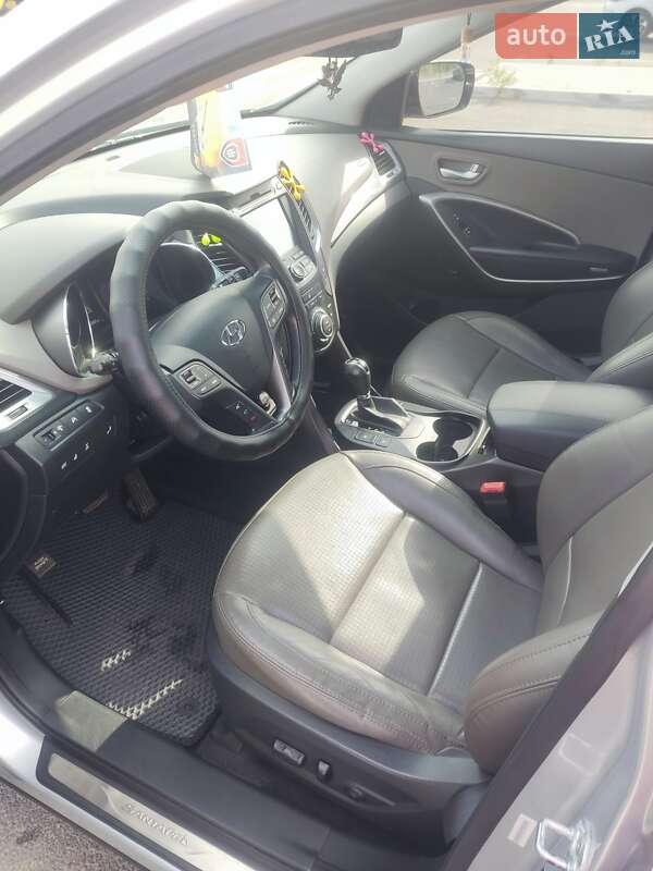 Внедорожник / Кроссовер Hyundai Santa FE 2015 в Киеве