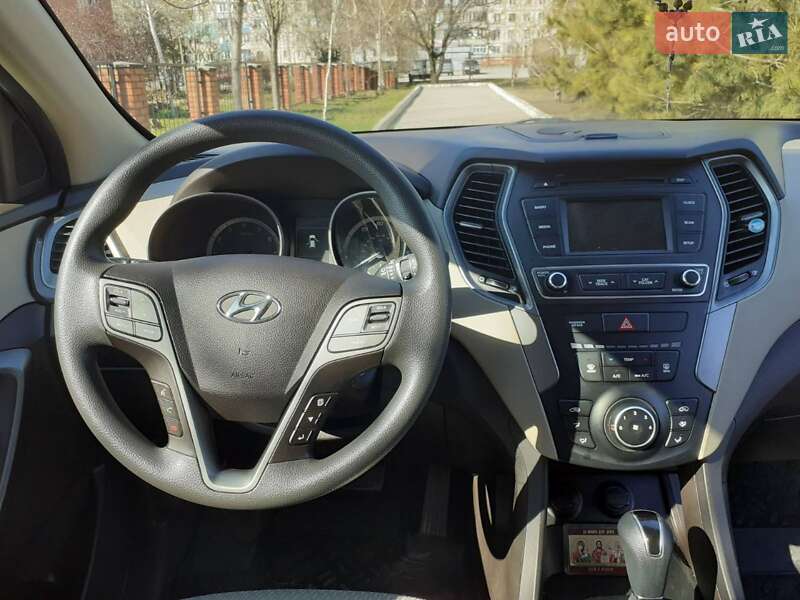 Внедорожник / Кроссовер Hyundai Santa FE 2017 в Киеве