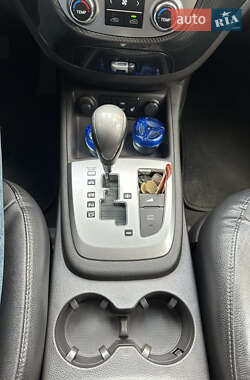 Внедорожник / Кроссовер Hyundai Santa FE 2012 в Днепре