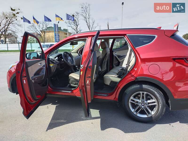 Внедорожник / Кроссовер Hyundai Santa FE 2016 в Бобрике