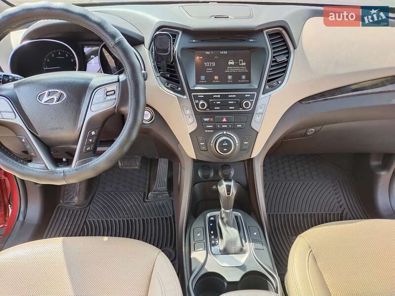 Внедорожник / Кроссовер Hyundai Santa FE 2016 в Бобрике