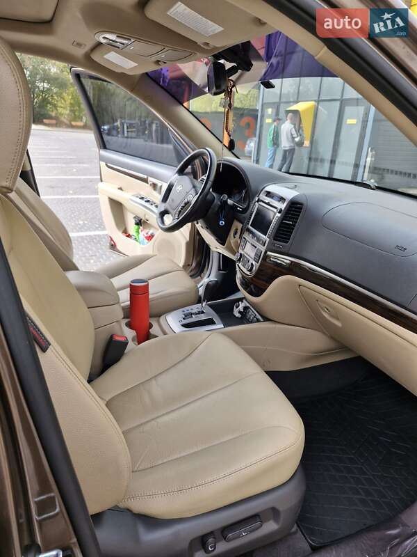 Позашляховик / Кросовер Hyundai Santa FE 2011 в Кам'янському