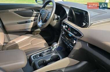 Внедорожник / Кроссовер Hyundai Santa FE 2018 в 