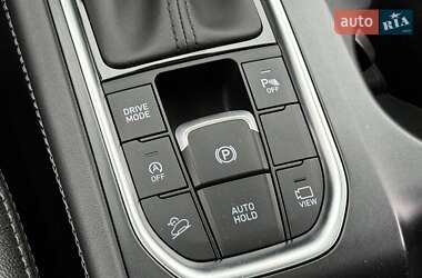 Внедорожник / Кроссовер Hyundai Santa FE 2019 в 