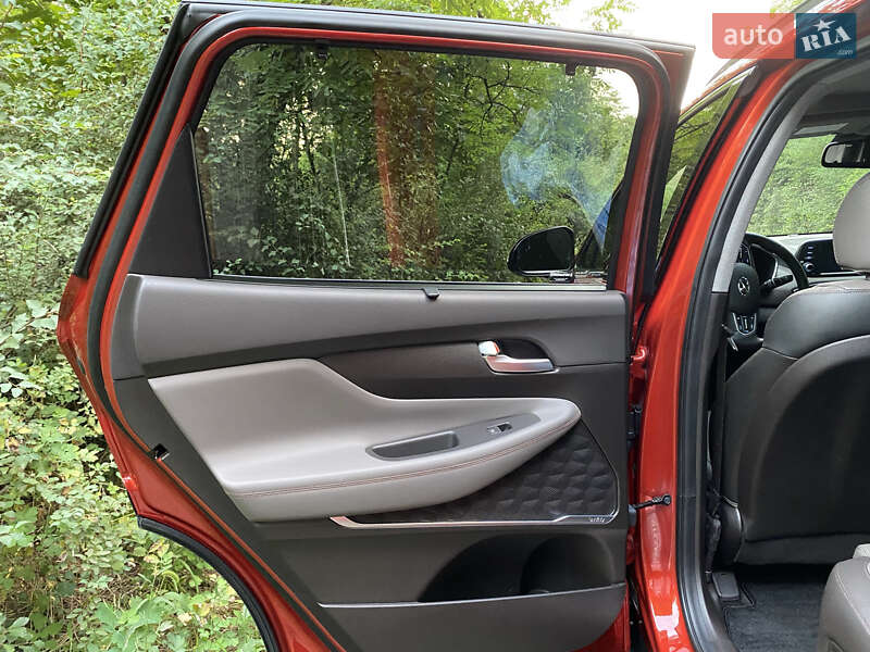 Позашляховик / Кросовер Hyundai Santa FE 2019 в Дніпрі