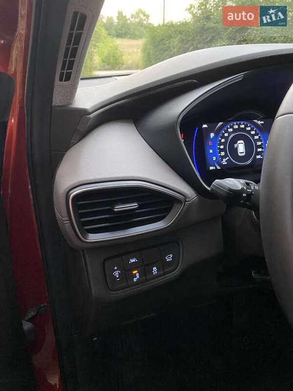 Позашляховик / Кросовер Hyundai Santa FE 2019 в Дніпрі