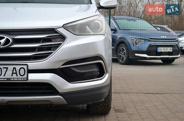 Внедорожник / Кроссовер Hyundai Santa FE 2016 в Бердичеве