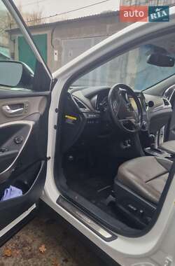 Внедорожник / Кроссовер Hyundai Santa FE 2015 в 