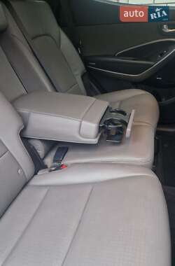 Внедорожник / Кроссовер Hyundai Santa FE 2015 в 