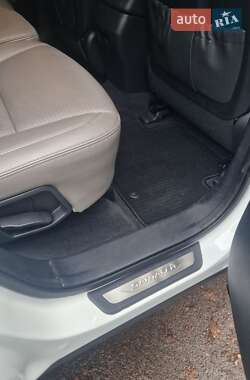 Внедорожник / Кроссовер Hyundai Santa FE 2015 в 