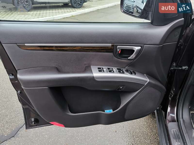 Внедорожник / Кроссовер Hyundai Santa FE 2010 в Чернигове