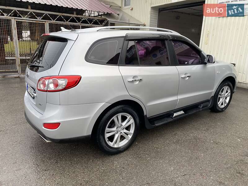 Внедорожник / Кроссовер Hyundai Santa FE 2010 в Сумах