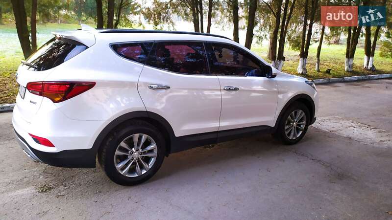 Позашляховик / Кросовер Hyundai Santa FE 2015 в Рівному