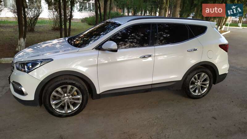 Позашляховик / Кросовер Hyundai Santa FE 2015 в Рівному