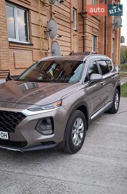 Внедорожник / Кроссовер Hyundai Santa FE 2019 в 