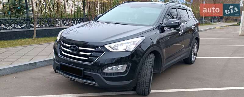 Внедорожник / Кроссовер Hyundai Santa FE 2013 в 