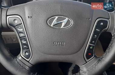 Внедорожник / Кроссовер Hyundai Santa FE 2010 в 