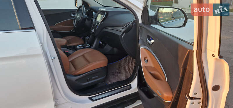 Позашляховик / Кросовер Hyundai Santa FE 2015 в Коблевому