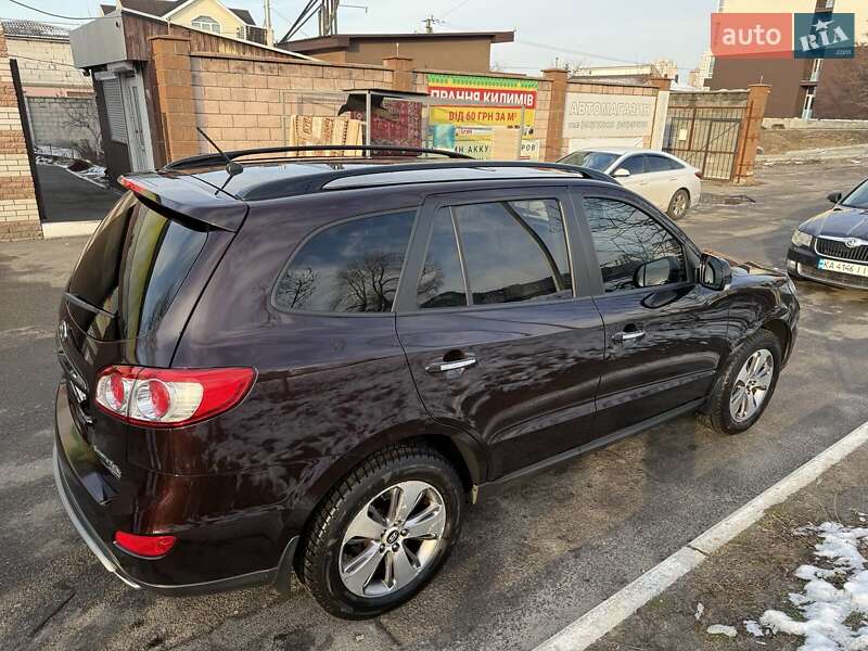 Внедорожник / Кроссовер Hyundai Santa FE 2012 в Киеве