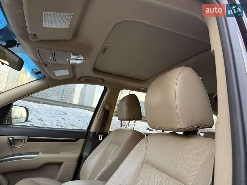 Внедорожник / Кроссовер Hyundai Santa FE 2012 в Киеве