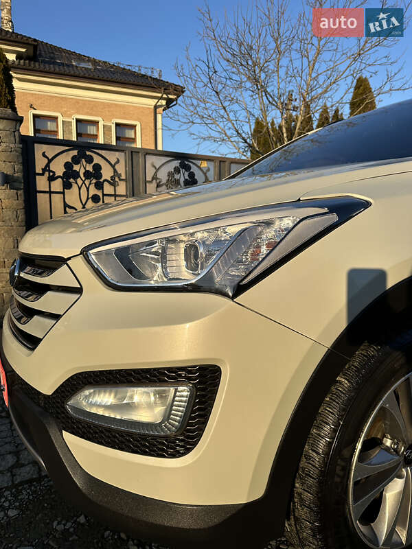 Внедорожник / Кроссовер Hyundai Santa FE 2015 в Ивано-Франковске