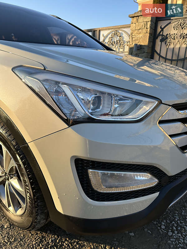 Внедорожник / Кроссовер Hyundai Santa FE 2015 в Ивано-Франковске