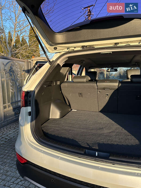 Внедорожник / Кроссовер Hyundai Santa FE 2015 в Ивано-Франковске