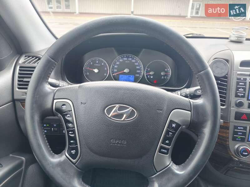 Внедорожник / Кроссовер Hyundai Santa FE 2010 в Кременчуге