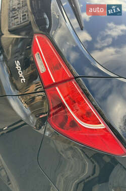 Внедорожник / Кроссовер Hyundai Santa FE 2013 в 