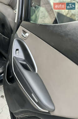 Внедорожник / Кроссовер Hyundai Santa FE 2013 в 